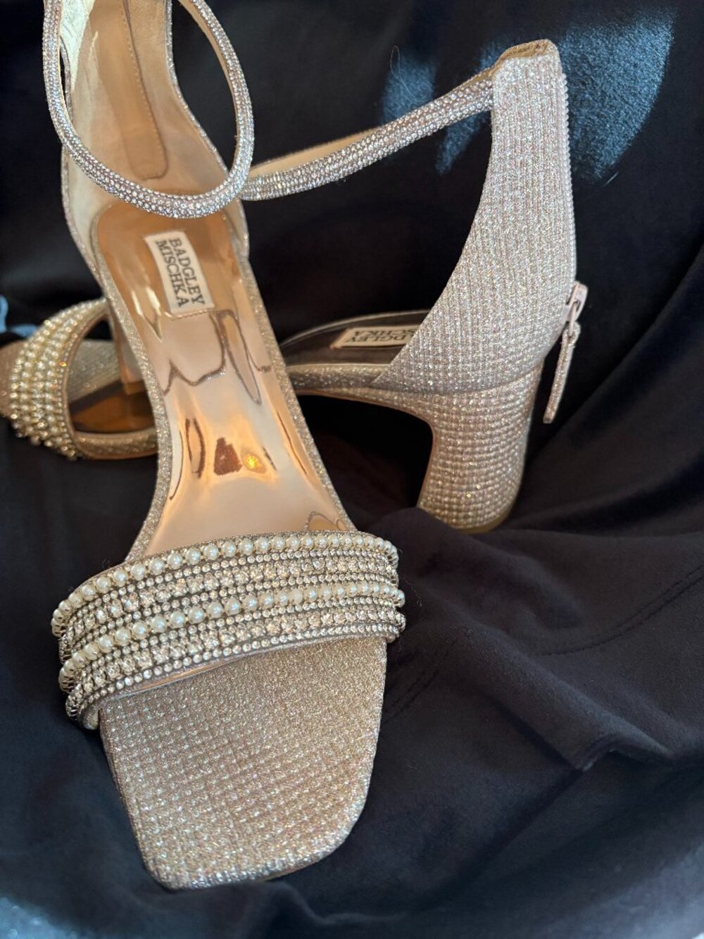 Badgley Mischka Goldtone Women's Block Heel Evening Sandals Size 11